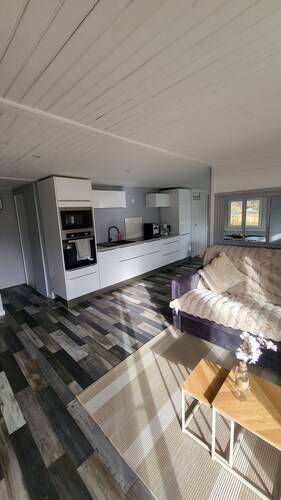 Nature getaway: cottage with grounds