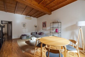 Interior - Trastevere Luxury Panoramic Apartment (Roma)