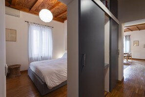 2 bedrooms, iron/ironing board, free WiFi, bed sheets - Trastevere Luxury Panoramic Apartment (Roma)