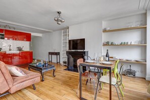 Interior - TheBlueStay 100 - Cozy Apt in the Marais heart (Paris)