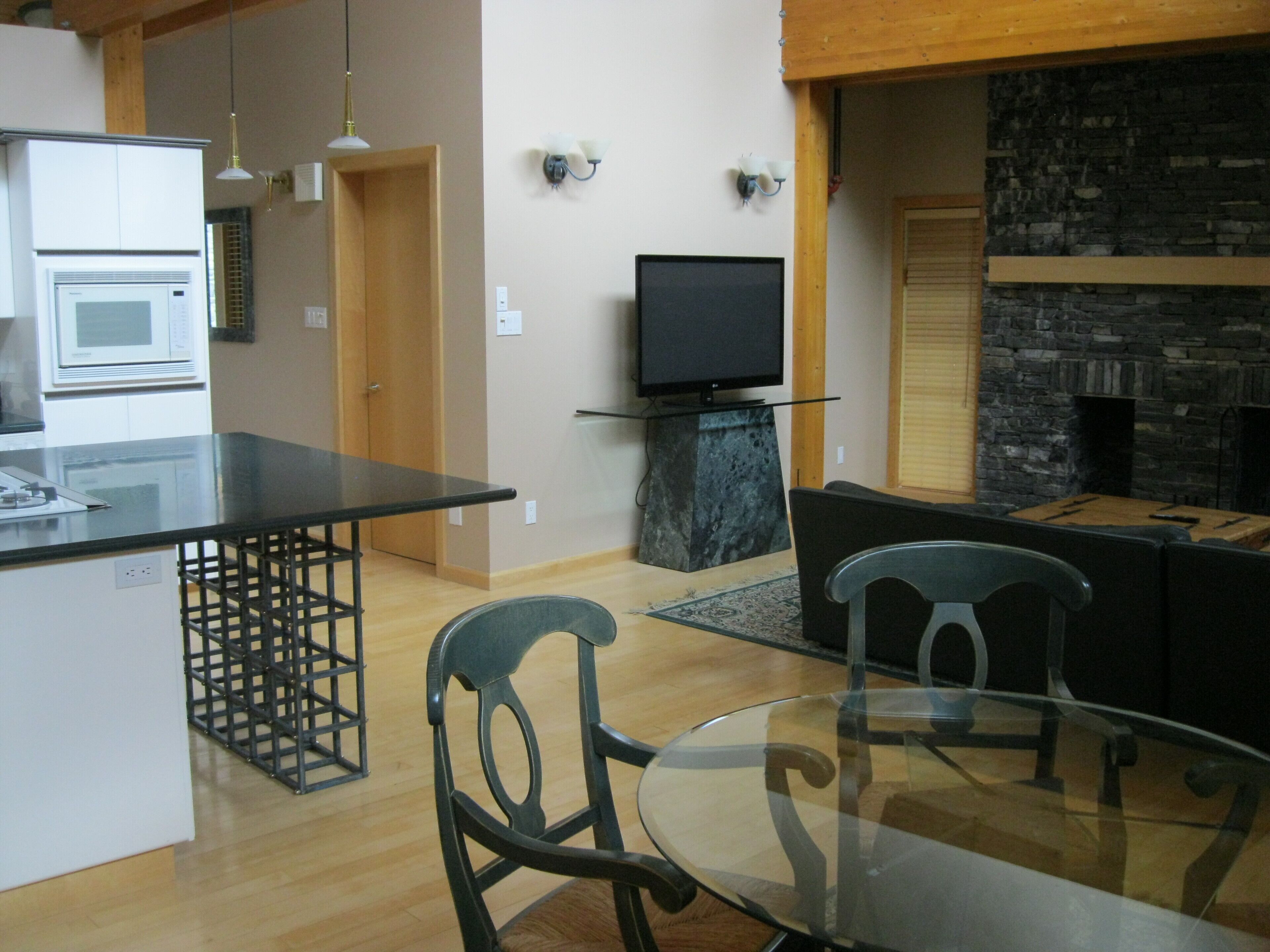 Tractaments corporals, 2 sales de tractament i massatges 