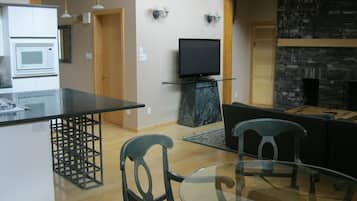 Body treatments, 2 treatment rooms, massages