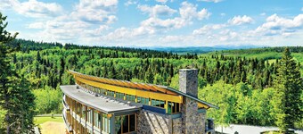 Azuridge Estate Hotel