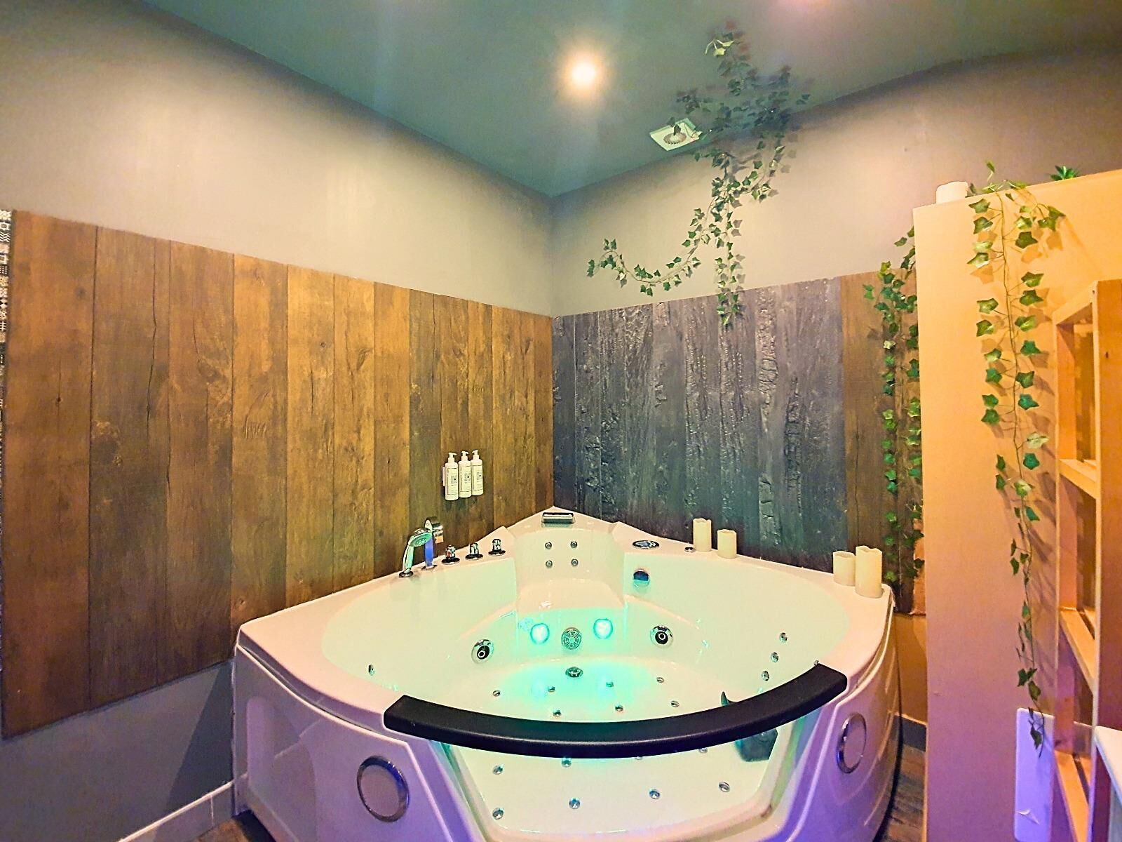 Boblebad, hårføner, håndklær og sjampo