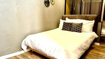 2 bedrooms, iron/ironing board, free WiFi, bed sheets