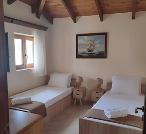 3 عدّة غرف نوم ومكواة/لوح كي وواي فاي وملاءات أسرّة