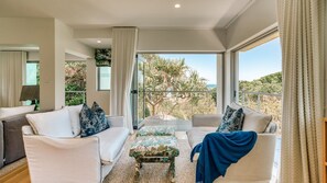 TV - 36 Seaview Terrace Sunshine Beach (Sunshine Beach)