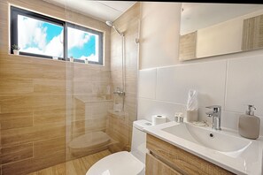 Shower, towels, soap, toilet paper - Peaceful Retreat in Punta Cana (Punta Cana)