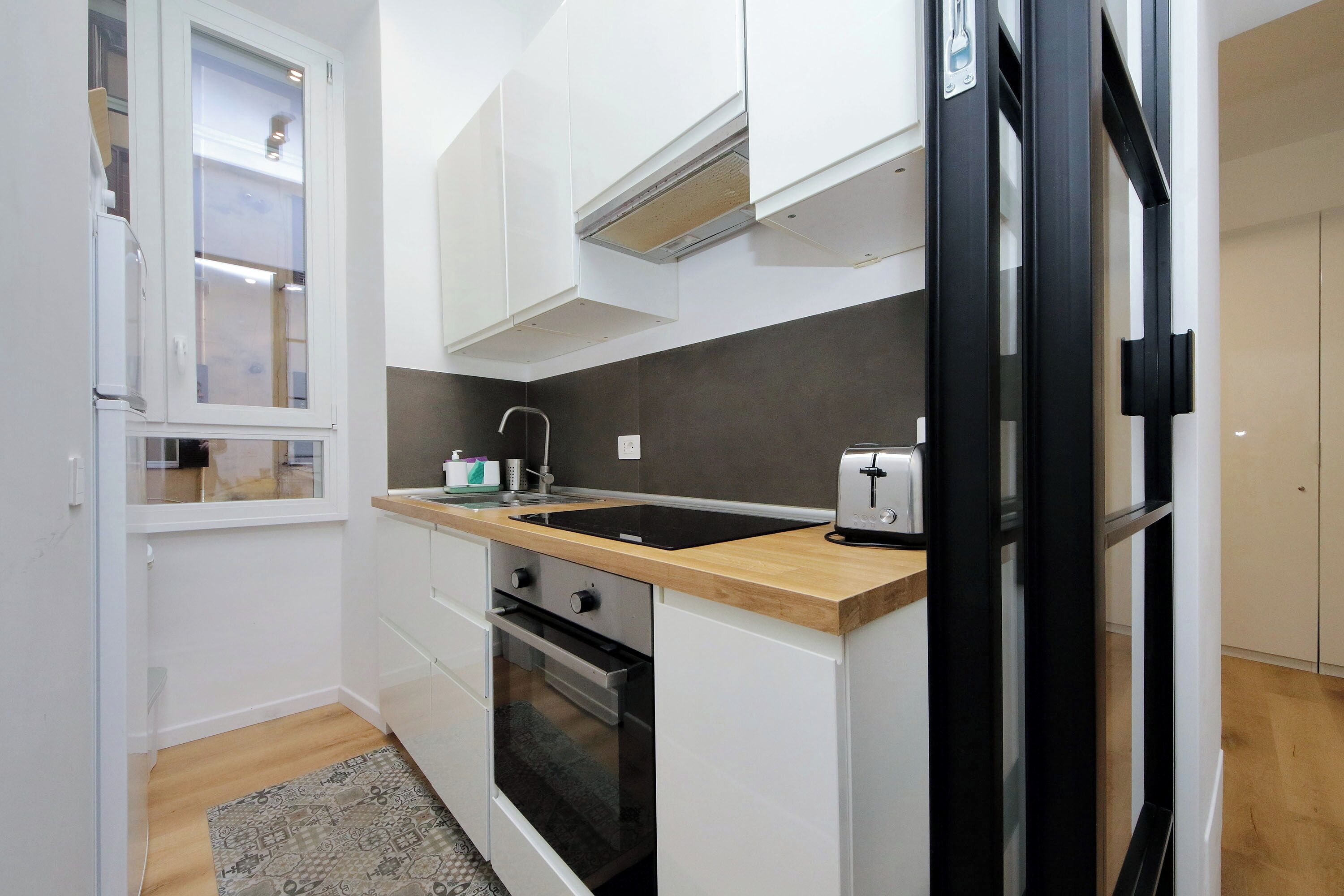 雪櫃、微波爐、焗爐、爐具