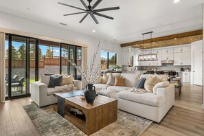 TV, fireplace, offices - NEW! | Int Design | AC | Hot Tub | Backyard Oasis! (Flagstaff)