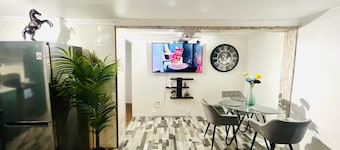Entire unit with private Entrance in Sherbrooke