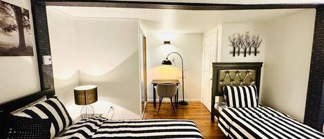 1 habitación, tabla de planchar con plancha, wifi gratis y ropa de cama