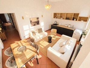 Books - Roof top terrace apartment in Spanish Steps (Roma)