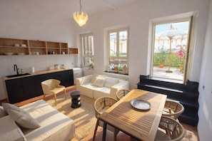 Books - Roof top terrace apartment in Spanish Steps (Roma)