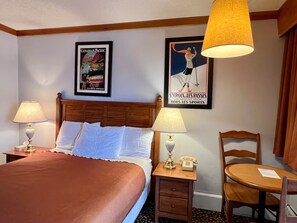 Tabla de planchar con plancha, Internet, ropa de cama