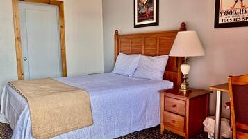 9 bedrooms, iron/ironing board, internet, bed sheets