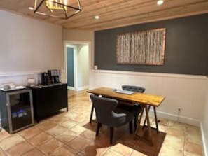 Dining - NEW! Private Tennis Ranch in Lake Worth - Serene & Tranquil Retreat, BBQ & Pool! (Greenacres)