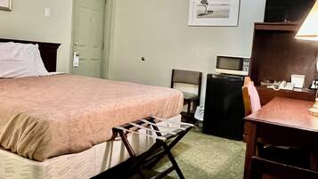 Strykejern/-brett, internettilgang og sengetøy