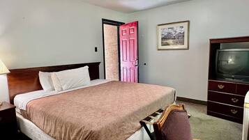 Iron/ironing board, Internet, bed sheets