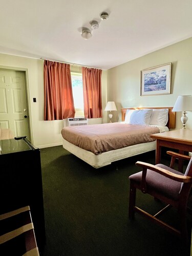 Rocky Mountain Lodge - Standard Room, 1 King Bed