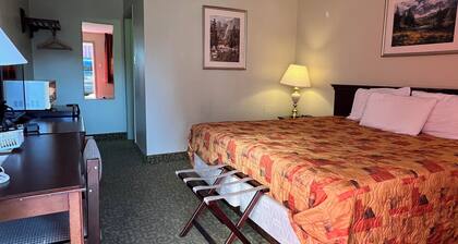 Rocky Mountain Lodge - Standard Room, 1 King Bed