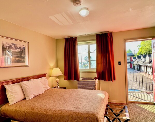 2 bedrooms, iron/ironing board, internet, bed sheets