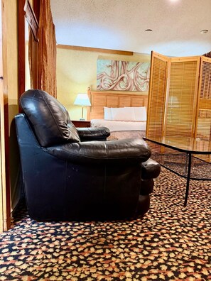1 dormitorio, tabla de planchar con plancha, Internet y ropa de cama
