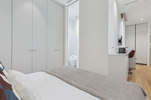 1 bedroom, iron/ironing board, bed sheets - Bright New Studio Near Madrid City Center (Madrid)