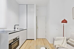 Interior - Bright New Studio Near Madrid City Center (Madrid)