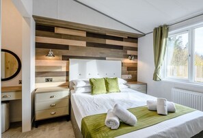 Room - Elsham Lodge (Pet), Louth (Louth)