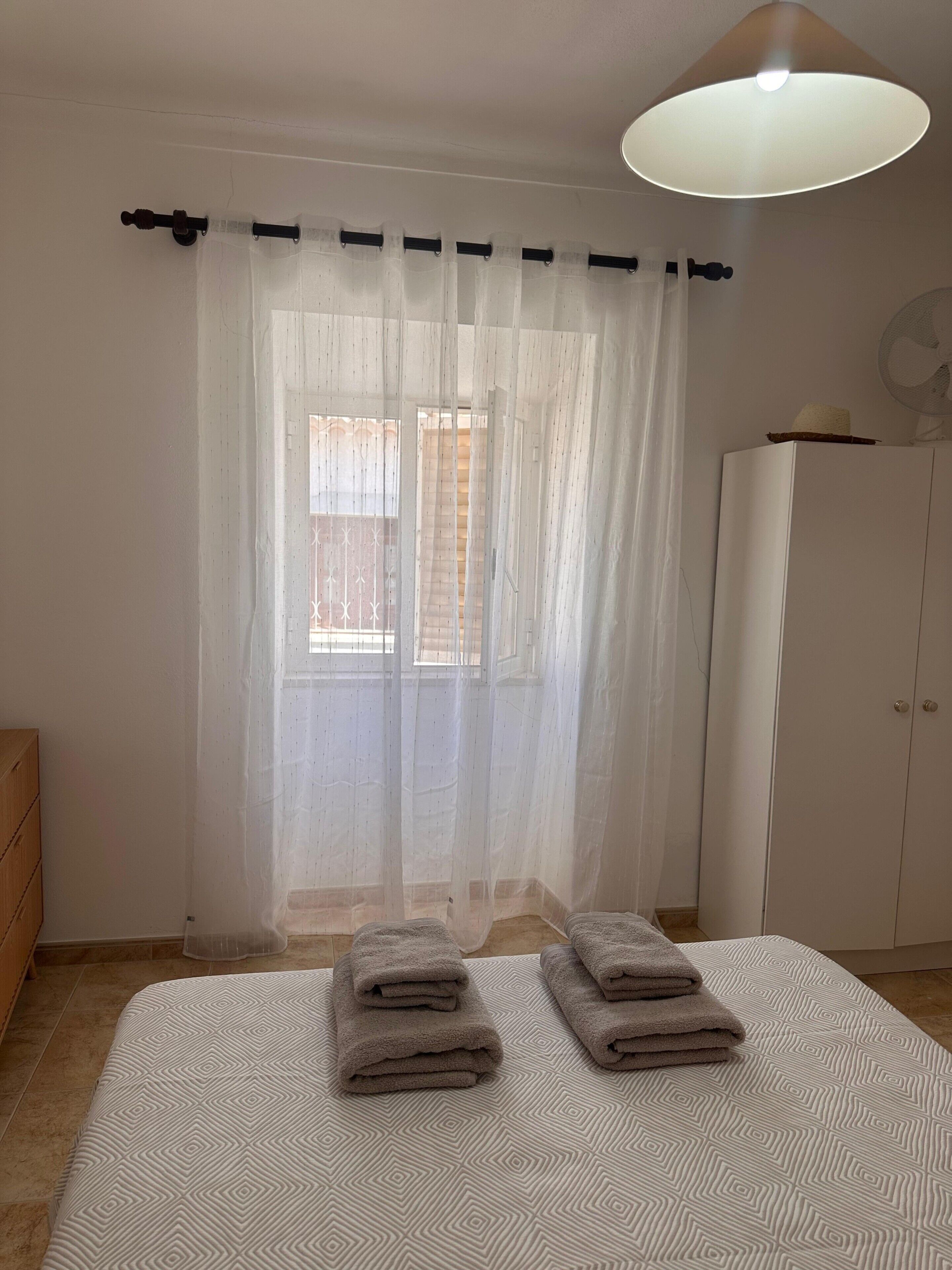 Bügeleisen/Bügelbrett, WLAN, Bettwäsche