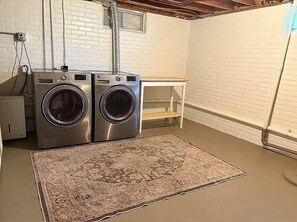 Washer and dryer available to all guests. - The Abiding Place - Clear Lake (Cerro Gordo County)