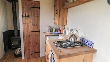 Cookware/dishes/utensils