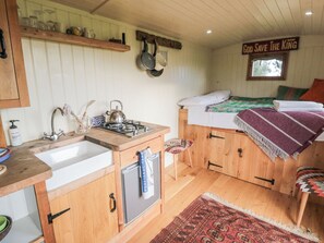 1 bedroom, individually decorated, individually furnished, free WiFi - Honeysuckle Hut, Potto Grange Farm (Northallerton)