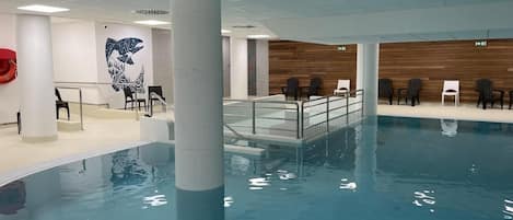 Innenpool, beheizter Pool