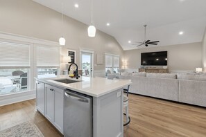 Interior - 3-bedroom in charming Bay St. Louis with Boathouse and Dock. (Bay St. Louis)