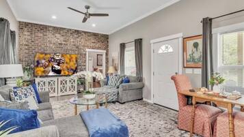 Télévision, cheminée