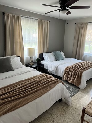 3 chambres, fer et planche à repasser, Wi-Fi gratuit, draps fournis