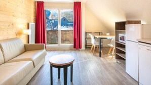 Living area - Balcony, parking, ski locker, 33m², Saint Colomban des Villards (Saint-Colomban-des-Villards)