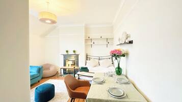 熨斗/熨衫板、Wi-Fi、床單