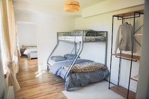 3 bedrooms, WiFi, bed sheets