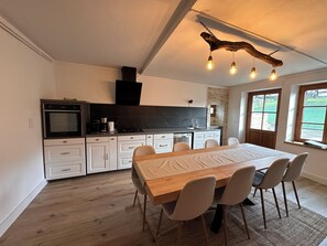 Dining - Vrbo Property (Menétru-le-Vignoble)