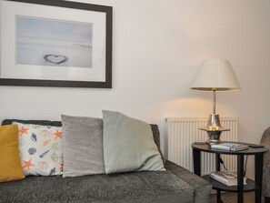 Living area - Sea Snug (Newquay)