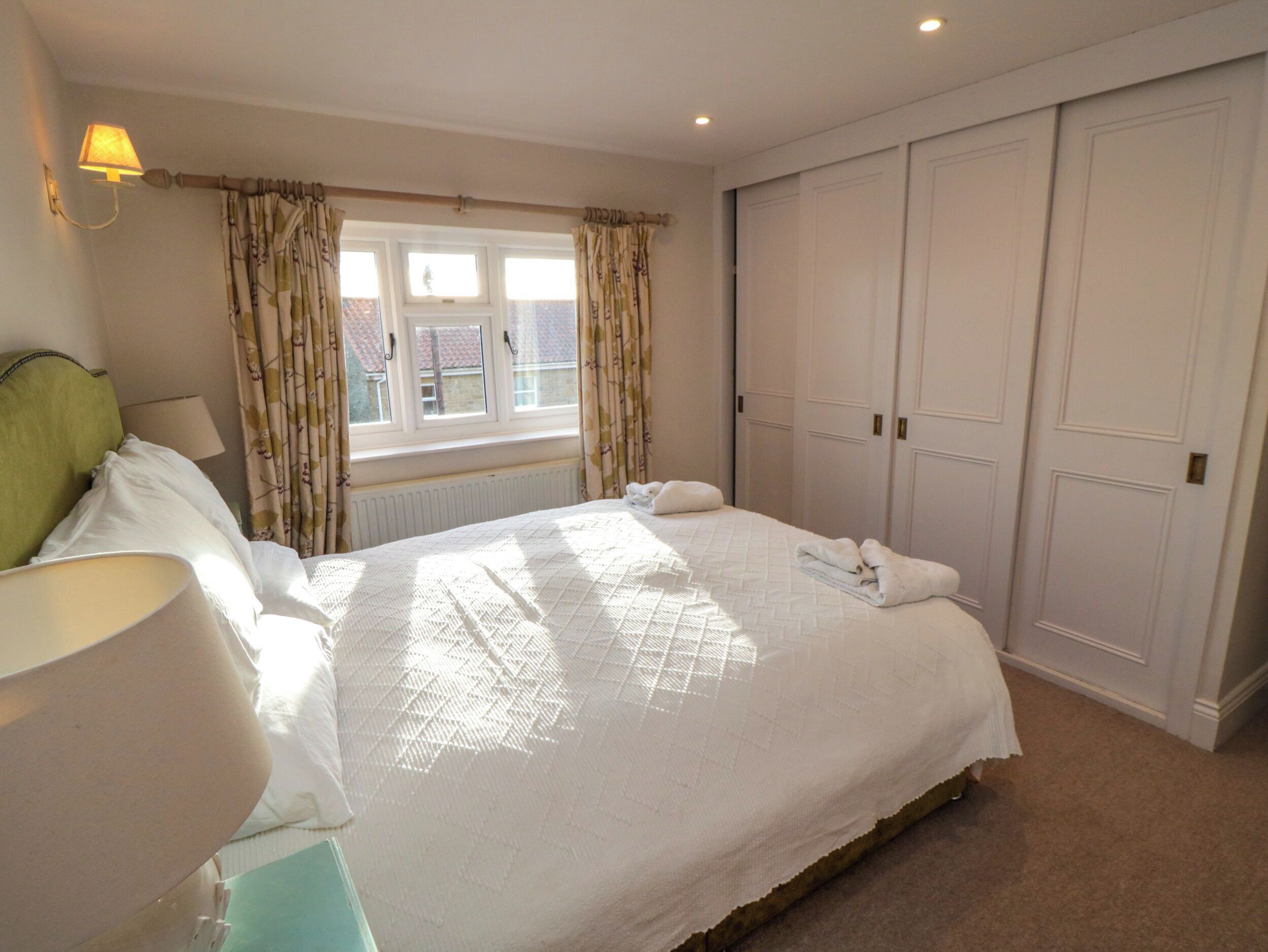 3 habitaciones, decoración personalizada y muebles diferentes 