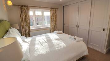 3 habitaciones, decoración personalizada y muebles diferentes