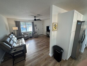 スマートテレビ、ステレオ