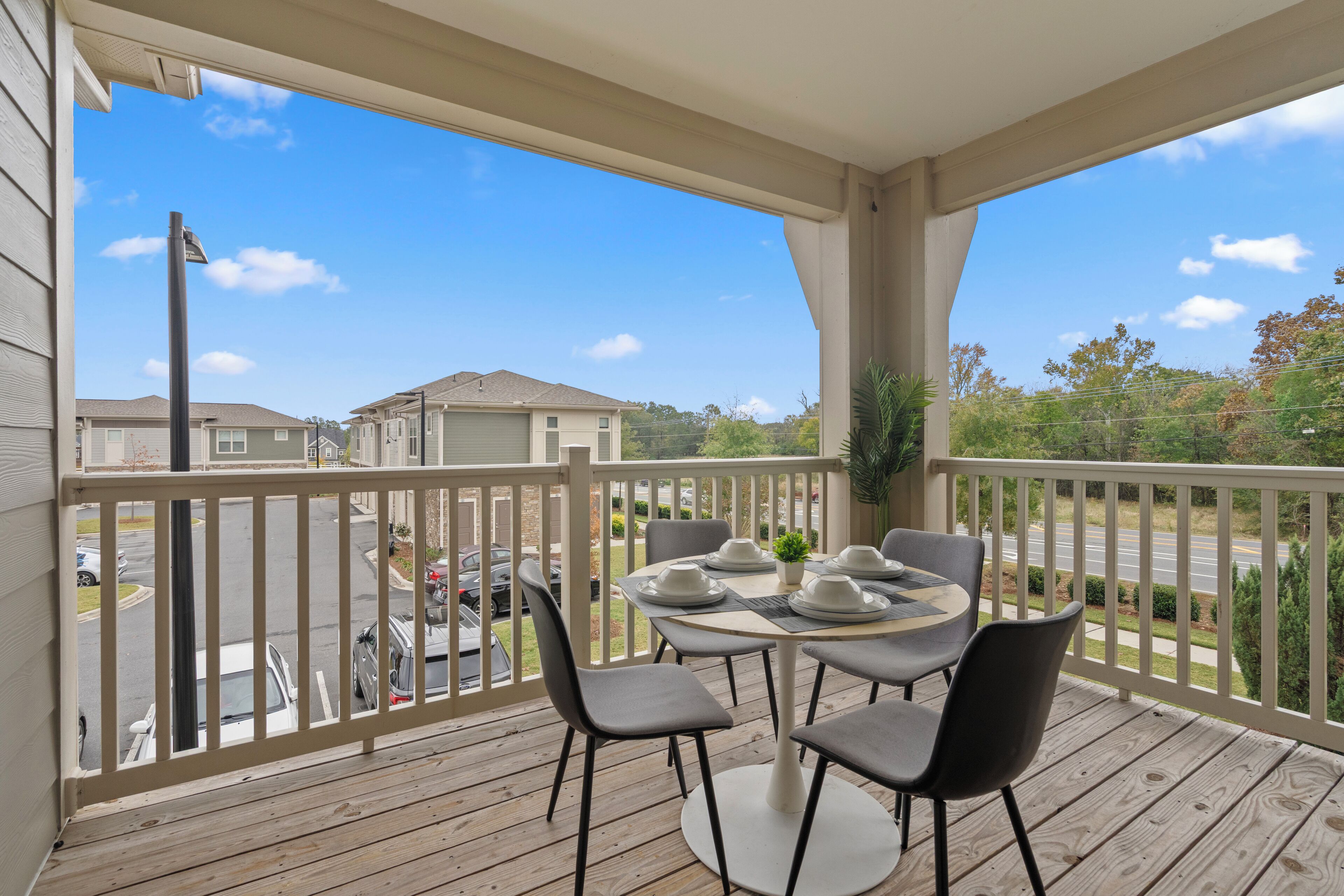 Apartment | Outdoor dining