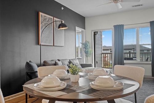 Upscale King 4BR Suite Uptown Charlotte