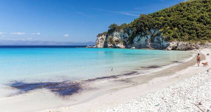 Oneiro - Three Bedroom Villa, Sleeps 6