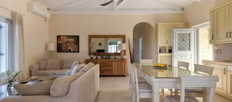 Oneiro - Three Bedroom Villa, Sleeps 6